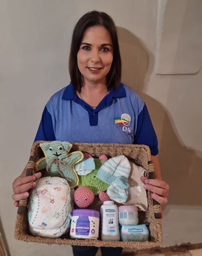 Willowmore-vrou brei vir behoeftige mammas