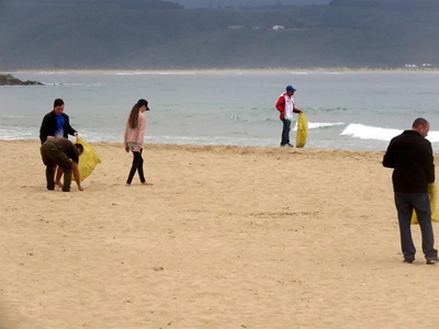 Volunteers get their hands hands dirty on World Cleanup Day