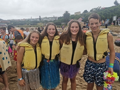 Vlotvaart op Santosstrand