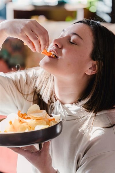 Why you can never just eat 1 potato chip (and why that’s an issue)