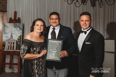 240 gaste woon gala by bring Cradock byeen