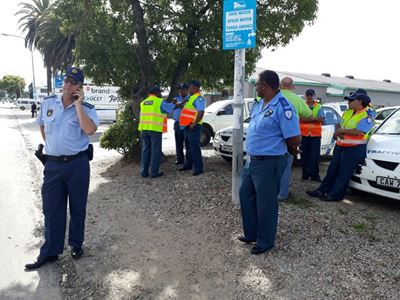 Police wait for EFF marchers