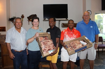 Kiewiets en Phillipus wen Oudtshoorn-sakekamer gholfdag