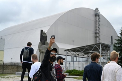 Selfies from the disaster zone: how TV show changed Chernobyl tourism