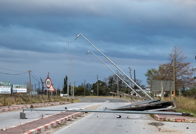 Strong winds cause havoc – more bad weather to come 