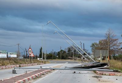 Strong winds cause havoc – more bad weather to come 