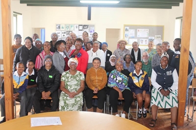 Emosionele gesprekke bring geslagte saam in kerkprogram