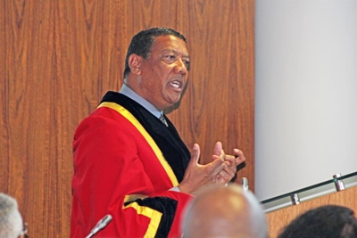 Mayor inspires opposition with speech