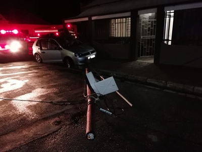 Motor tref paal voor huis