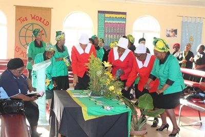Gedenkdiens vir Winnie in Bongolethu gehou