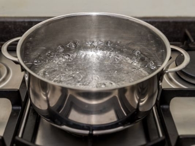 Water moet steeds gekook word