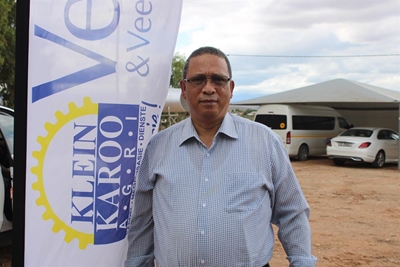 Minister Meyer besoek Oudtshoorn