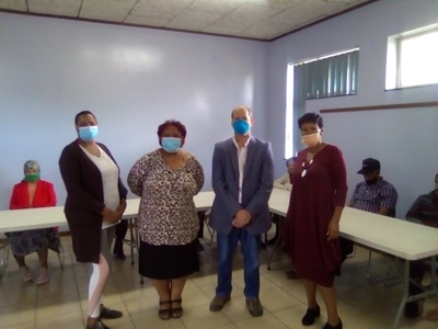 Rosedale se seniors besoek Pacs-biblioteek