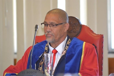 Oudtshoorn burgemeester gaan bedank