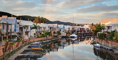 Be a local, live like a tourist in Knysna