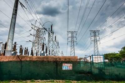 Frail Eskom cuts power for second day running
