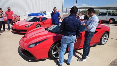 Ferraris brul op Oudtshoorn
