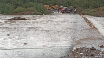 Meiringspoort, Swartberg Pass and local bridges affected by recent rains