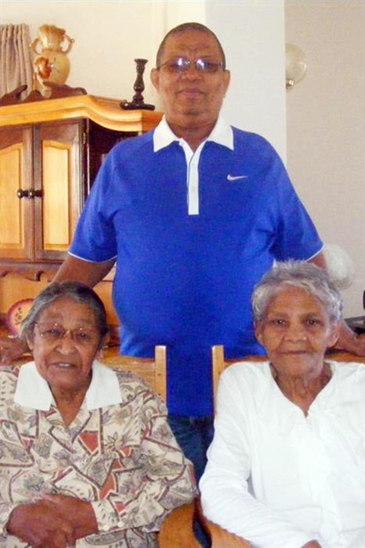 Oud-leerder onthaal sy Sub A juffrou