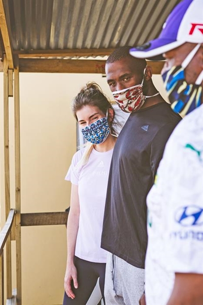 Bok captain Kolisi brings food for Knysna