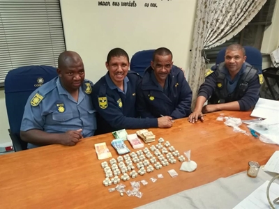Man in arres vir dwelmbesit