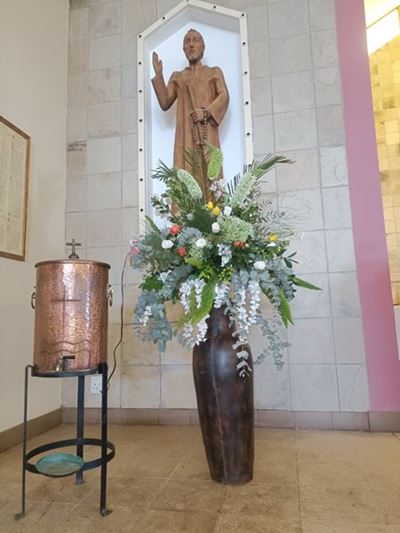 Koper by Katolieke Kerk gesteel