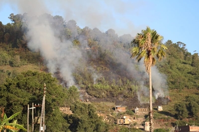 Hornlee hillside burning 