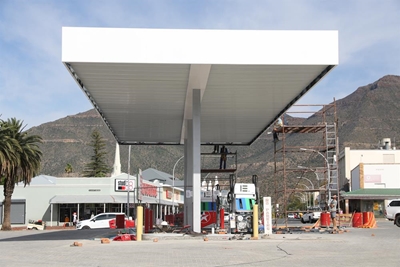 Botha's Garage bied nou meer as net petrol en onderdele