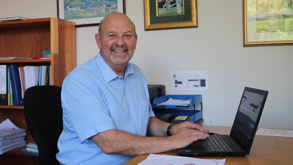 Popular teacher calls it a day | George Herald