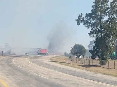 Veldbrand langs N2 by Riversdal 