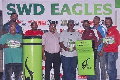 SWD-rugbyunie help rugbyklubs met toerusting