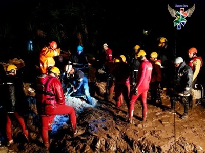 7 confirmed dead in embankment collapse of home in Malvern