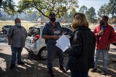 Cops put out smokers’ fire, but court cases proceed