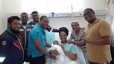 Paramedics deliver baby in the back of a bakkie in Durban