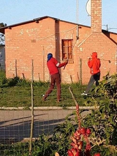 Gholf in Albertinia-strate veroorsaak baie skade