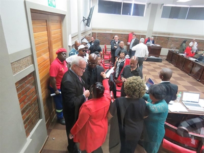 SAMWU oorhandig memorandum aan burgemeester