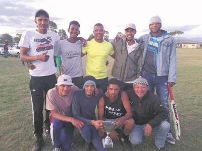 Kielie maak dit drie in 'n ry by krieketfees