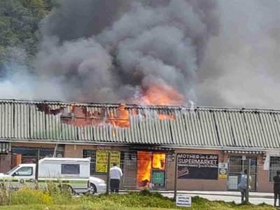 Kortsluiting glo rede vir brand