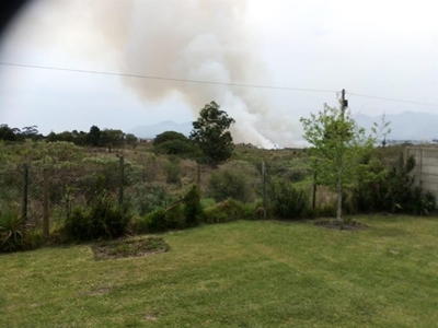 Veldbrand agter Delvillepark wek kommer