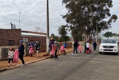 Riversdallers staan saam vir jeug