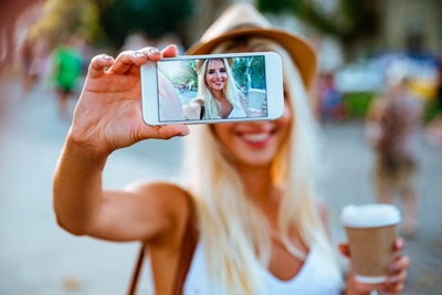 The hidden costs of selfie tourism