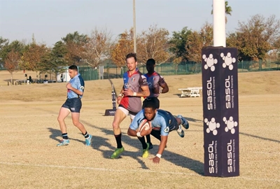 Oud-Mosselbaaier woel steeds op die rugbyveld