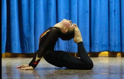 Dancers entertain at city hall
