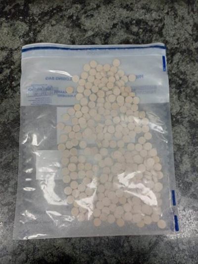 Polisie slaan toe op dwelmsmous