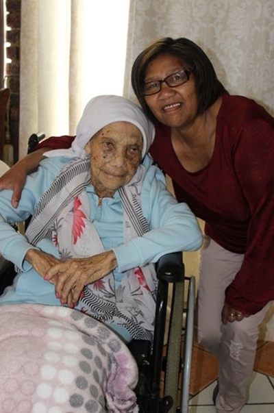 Ouma Moodie spreads her wings