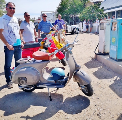 Vier broers, 4 Vespas