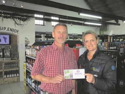 Wynveiling en skenking vir Jagersbosch