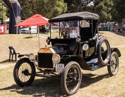 Ford Model-T veteran cars exhibited at George Museum