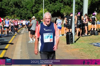 Prof. John op 81 steeds aan die hardloop