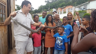 Snake catcher rescues ‘monstrous’ Black Mamba